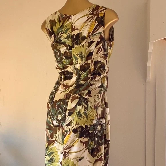 Fabulous Flattering  Sleeveless Bodycon Mini Dress size 6 - Picture 6 of 9